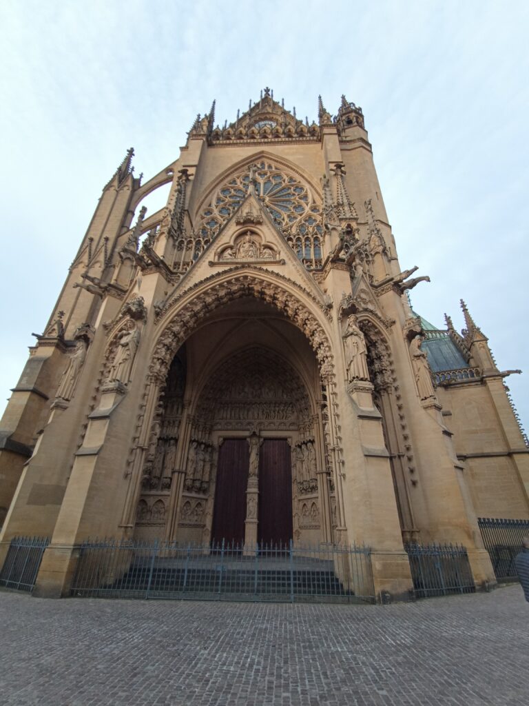 Die gotische Kathedrale Saint-Étienne in Metz, Frankreich.